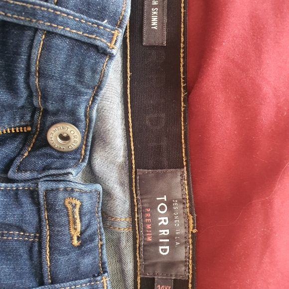 Torrid Sky High Skinny 14XT - Picture 4 of 4